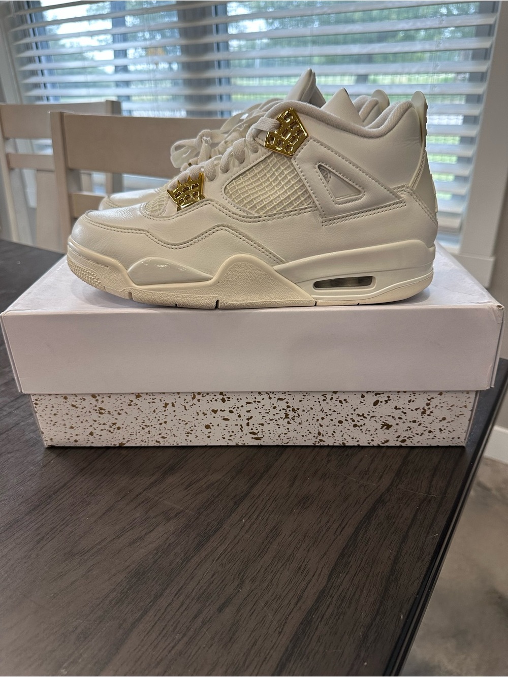 Jordan air Jordan 4 retro women’s 9, men’s 7.5